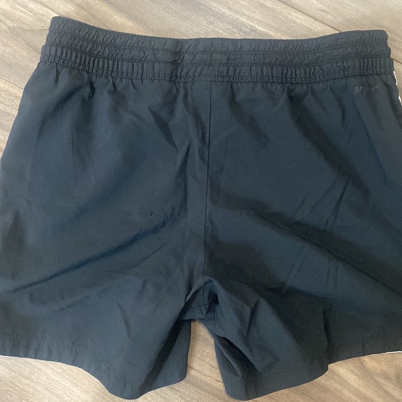 Nike Dri-fit shorts - Picture 4 of 4